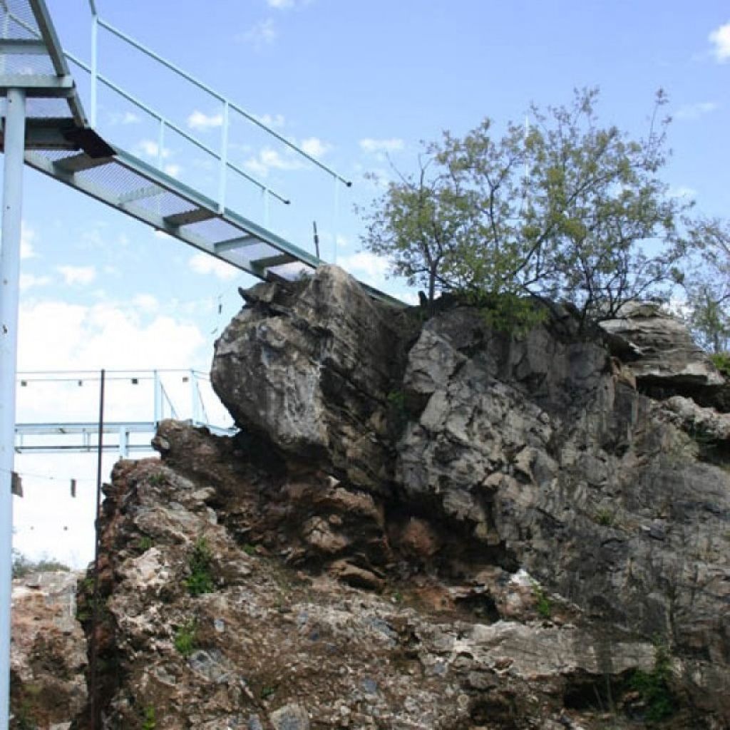 Archaeologists Skywalk At Sterk