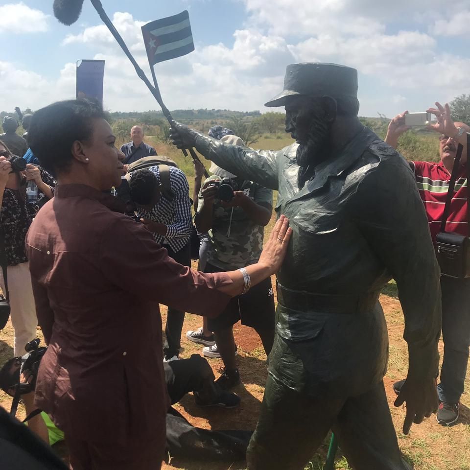 Cuban Vp And Castro Statue